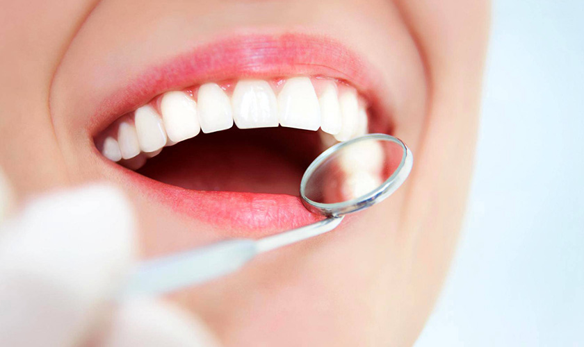 Bọc răng sứ có đau không?