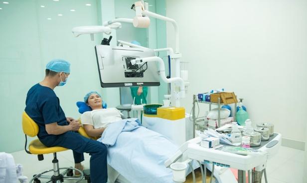 Cấy ghép implant cho người già có nguy hiểm không?